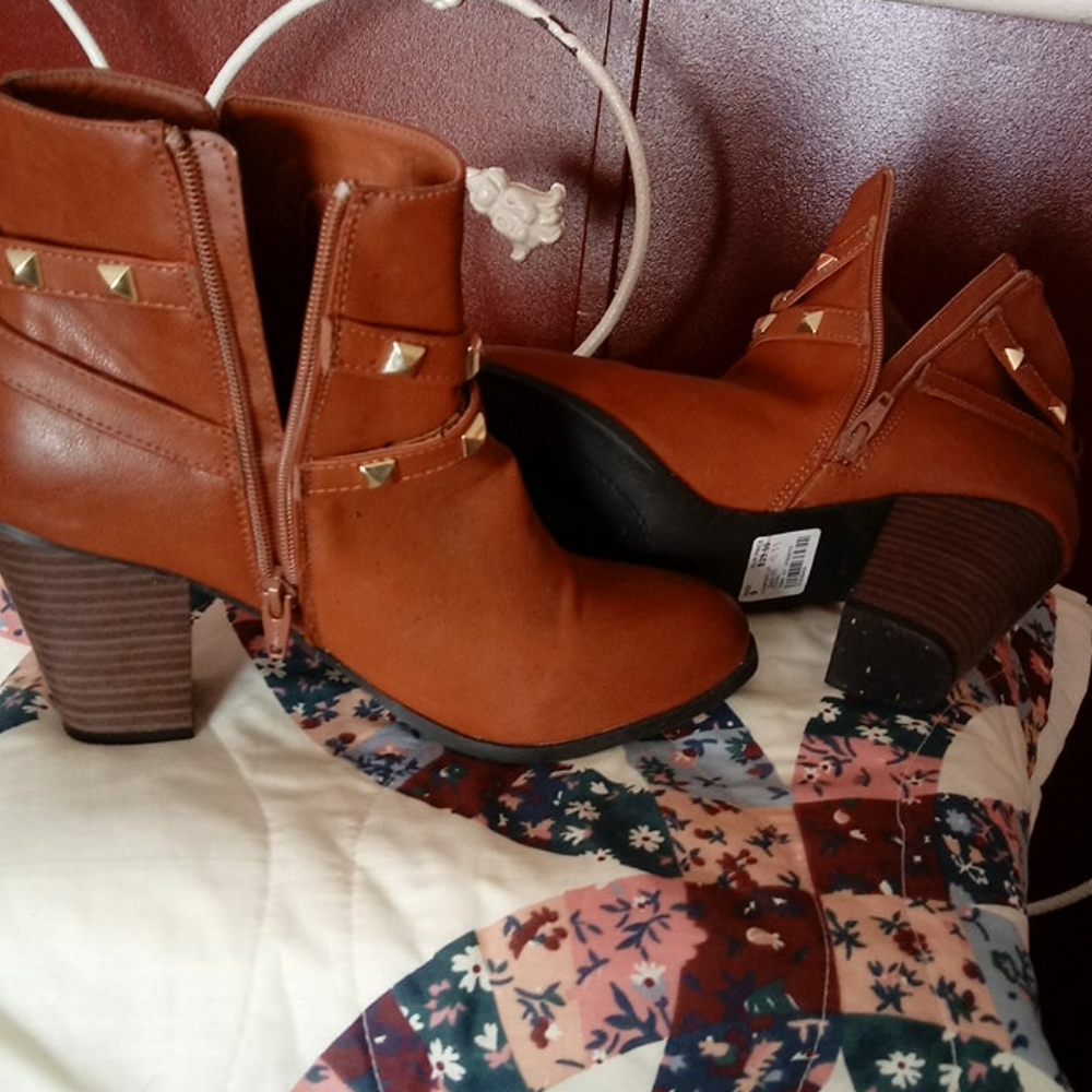 Heel ankle boots